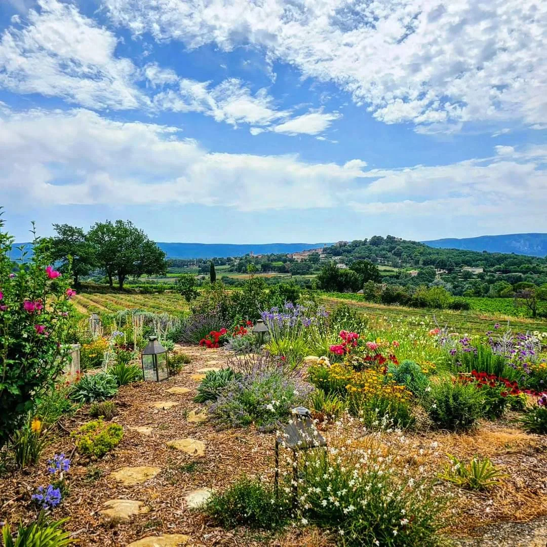 Un jardin ouvert sur le paysage